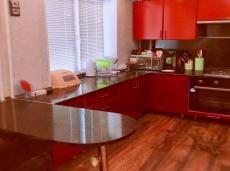 Красная кухня 1